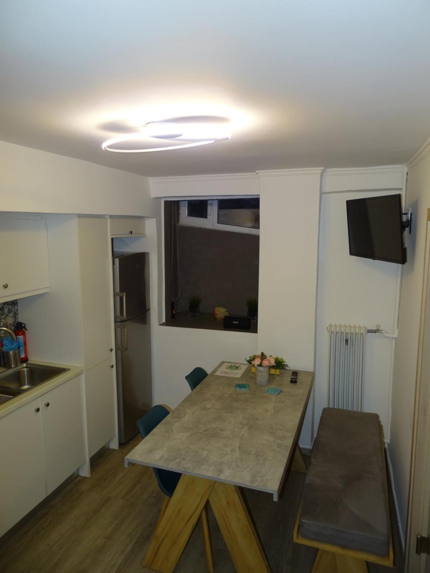 Stylish, Comfortable, Basement Loft-Like Apartment With Amenities Αθήνα Εξωτερικό φωτογραφία